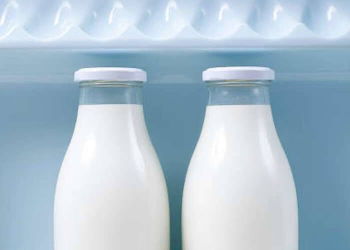 Молоко поставьте на сутки-двое в холодильник