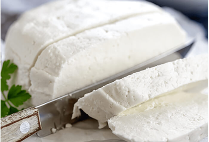 Как сделать домашний сыр из молока и уксуса: простой рецепт - Лайфхакер
