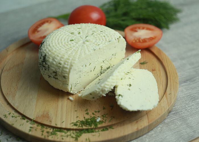 10 способов как приготовить адыгейский сыр из молока в домашних условиях